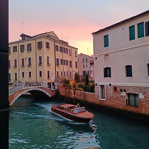 Apartment Ca' Dino - Canal View, Venice